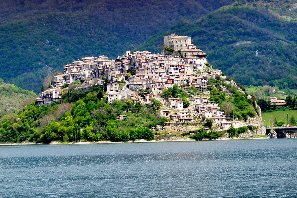 Castel di Tora - Rieti