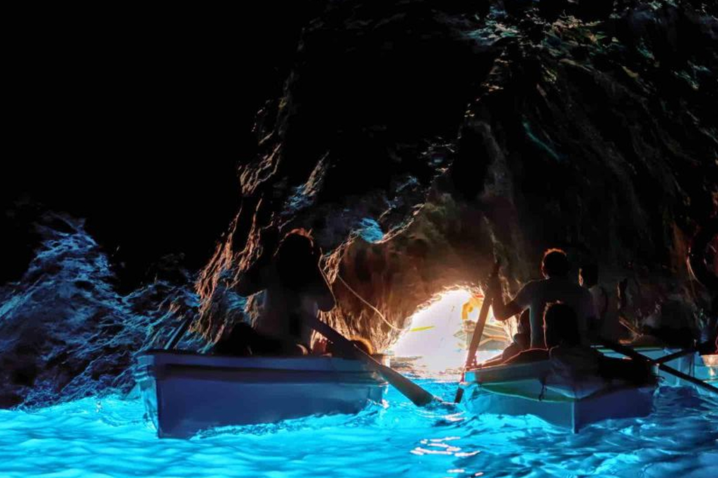 Capri: tour privato in barca di 3 ore con visita alla Grotta Azzurra