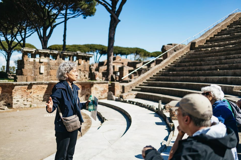 Da Roma: Ostia Antica - escursione guidata di mezza giornata in treno